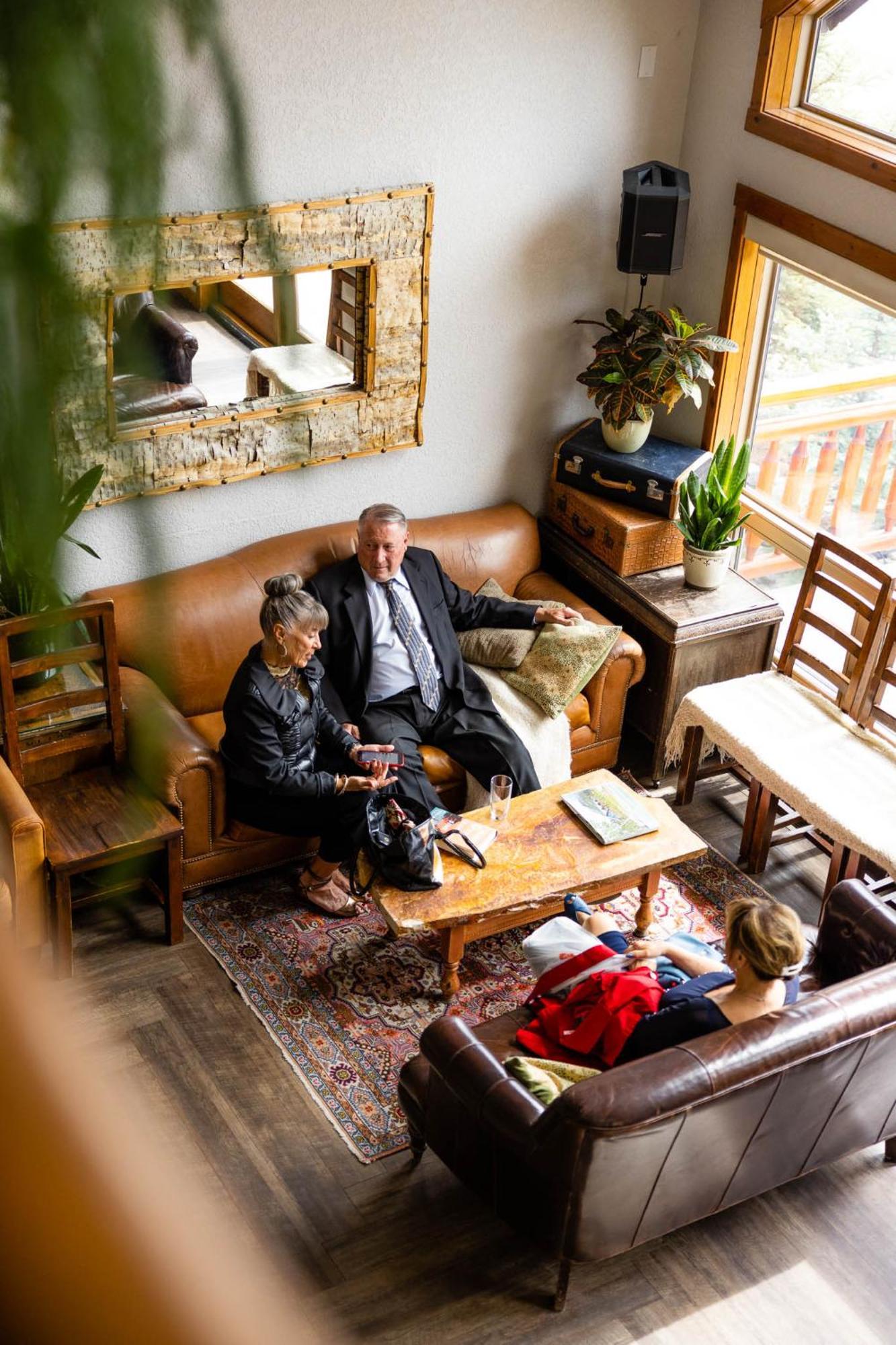 A Bear And Bison Country Inn Canmore Luaran gambar