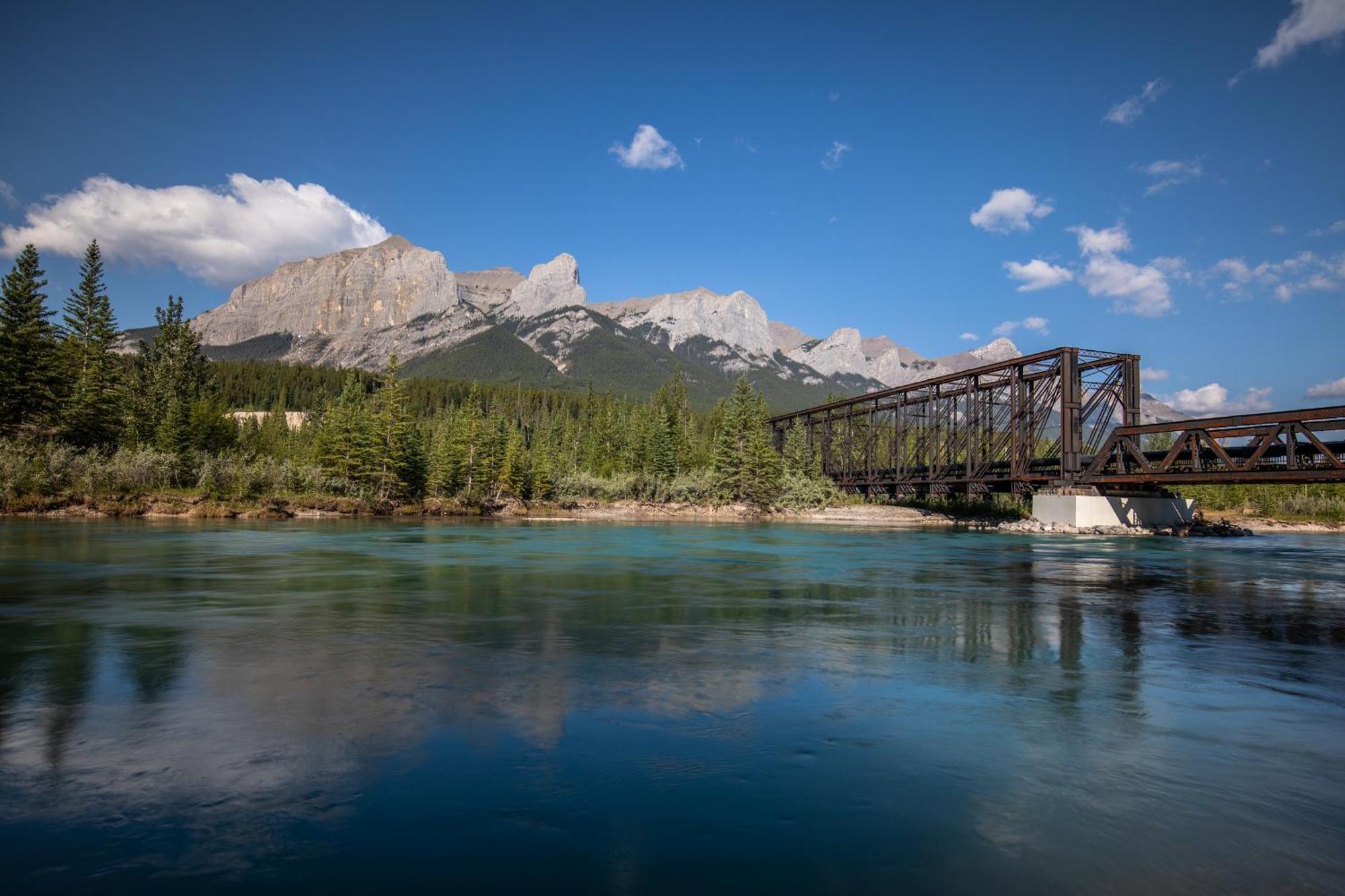 A Bear And Bison Country Inn Canmore Luaran gambar