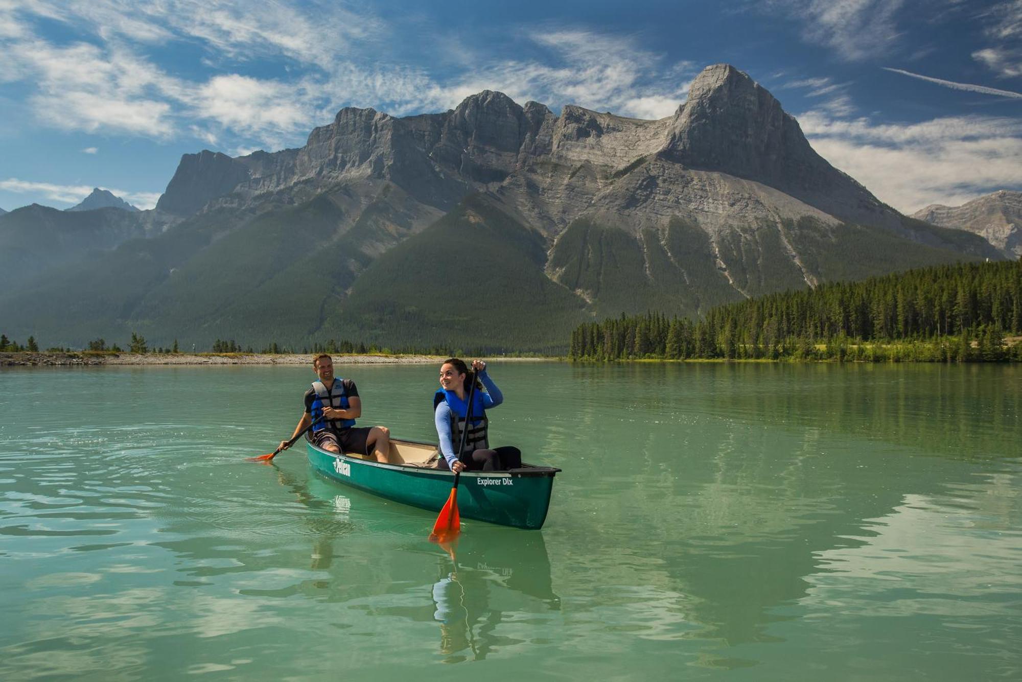 A Bear And Bison Country Inn Canmore Luaran gambar