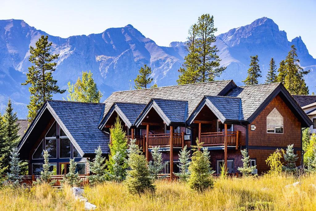 A Bear And Bison Country Inn Canmore Luaran gambar