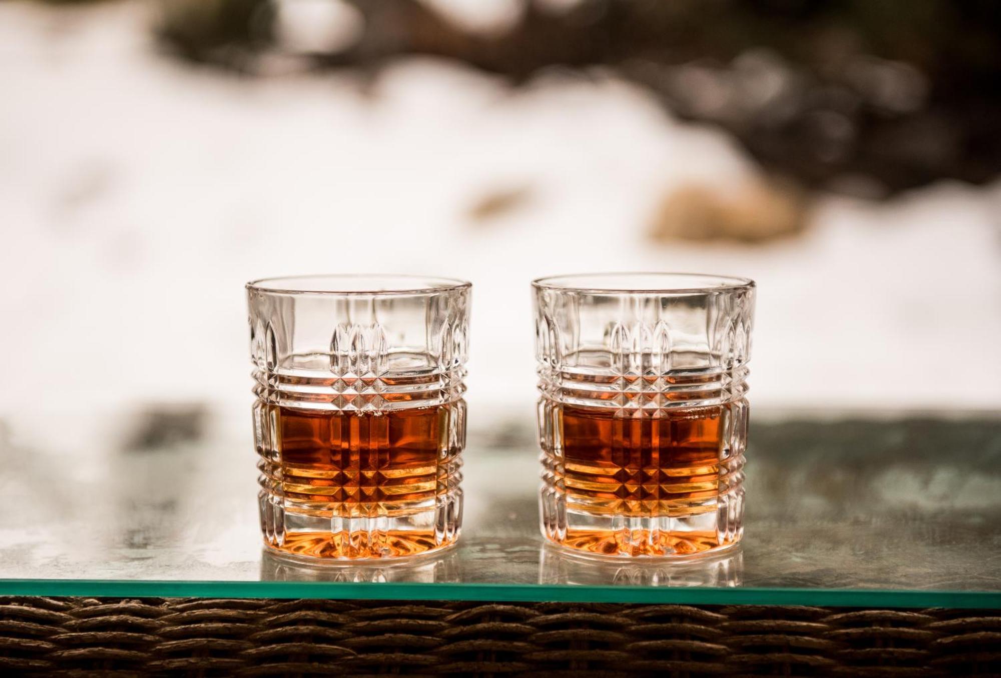 A Bear And Bison Country Inn Canmore Luaran gambar