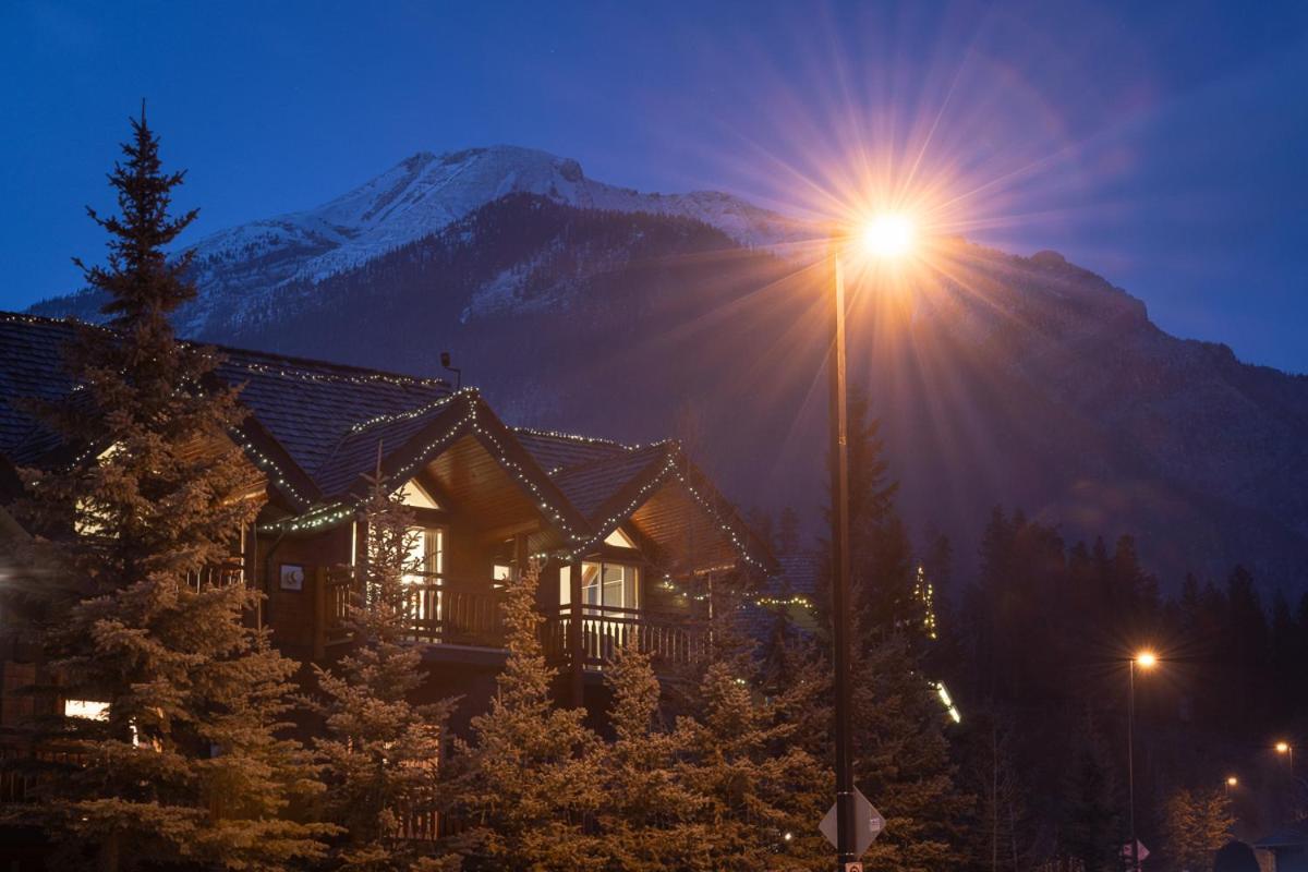 A Bear And Bison Country Inn Canmore Luaran gambar