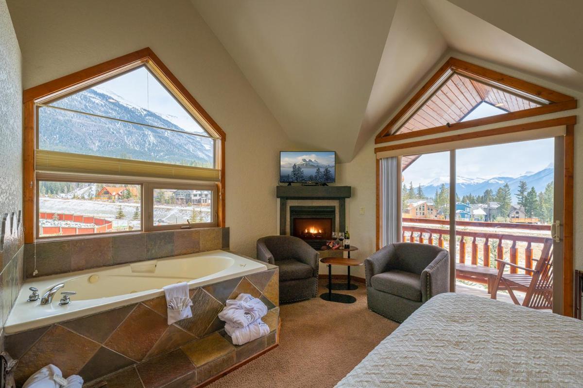 A Bear And Bison Country Inn Canmore Luaran gambar