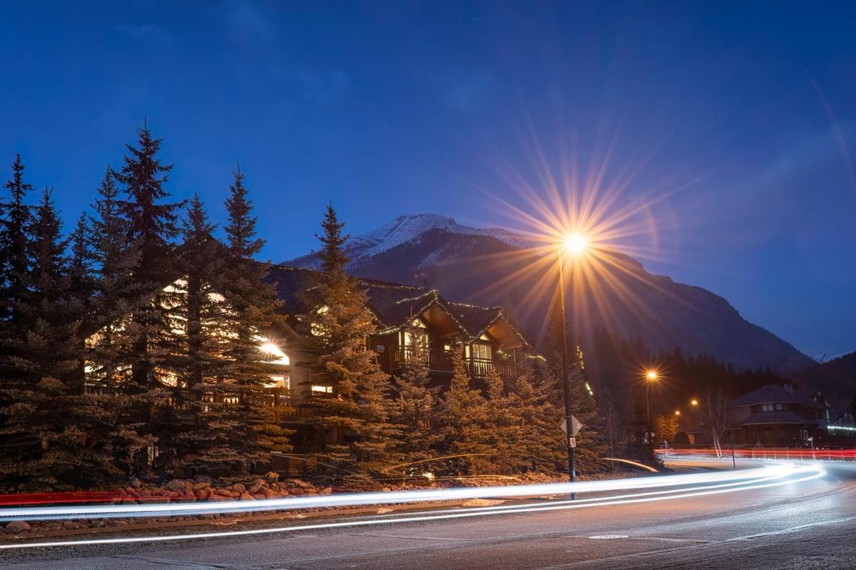A Bear And Bison Country Inn Canmore Luaran gambar